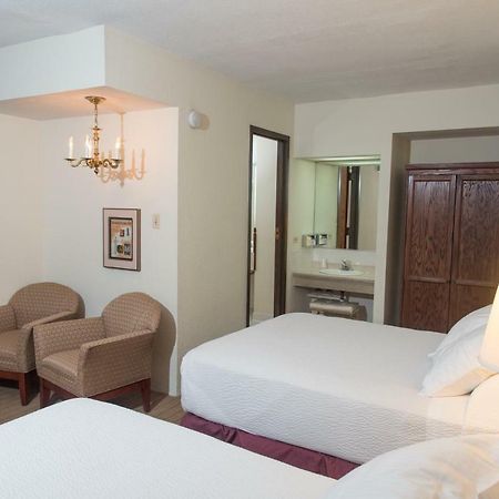 The Write Inn Hotel オーク・パーク エクステリア 写真