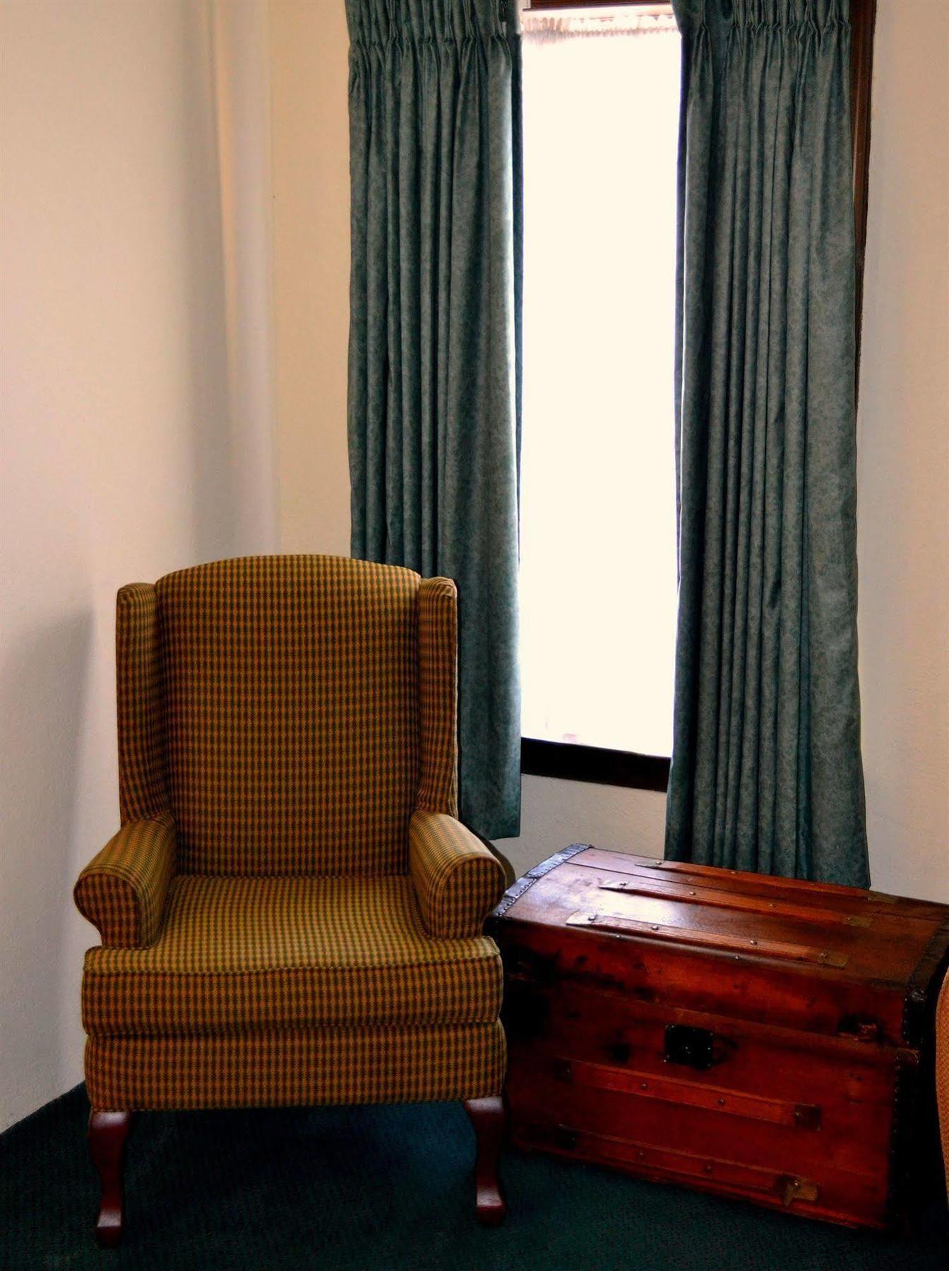 The Write Inn Hotel オーク・パーク エクステリア 写真